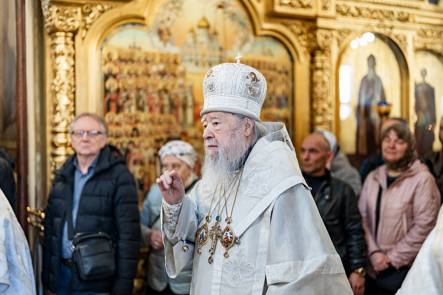 Божественная литургия и отпевание протоиерея Александра Ганабы в Троицком кафедральном соборе Подольска